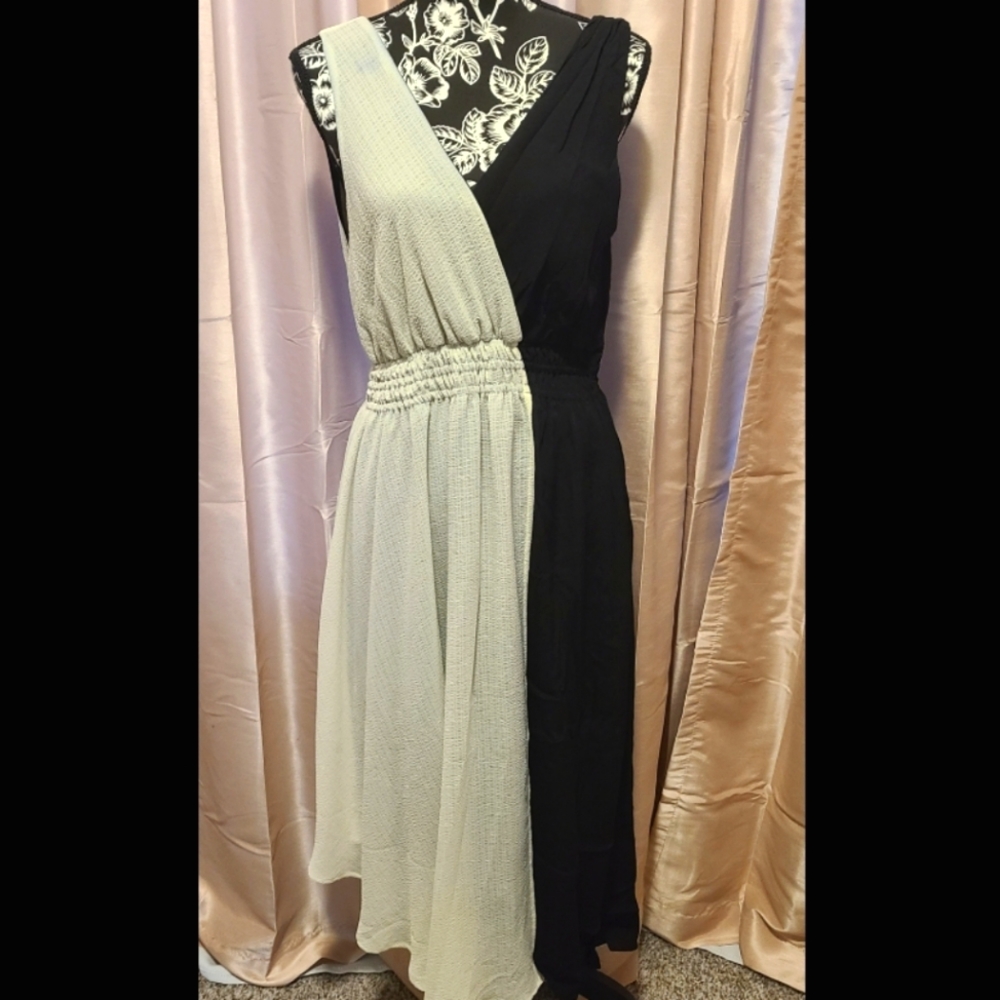 Black and white flowers dress